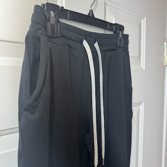 Vuori Performance Jogger Pant women's Size XS Stretch Drawstring Black - Picture 6 of 10